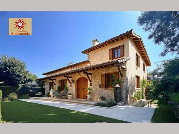 appartamento in vendita a Forte dei Marmi in zona Vittoria Apuana