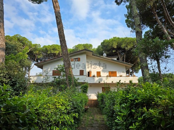 casa indipendente in vendita a Forte dei Marmi in zona Vittoria Apuana