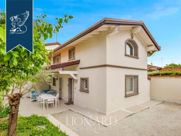 casa indipendente in vendita a Forte dei Marmi