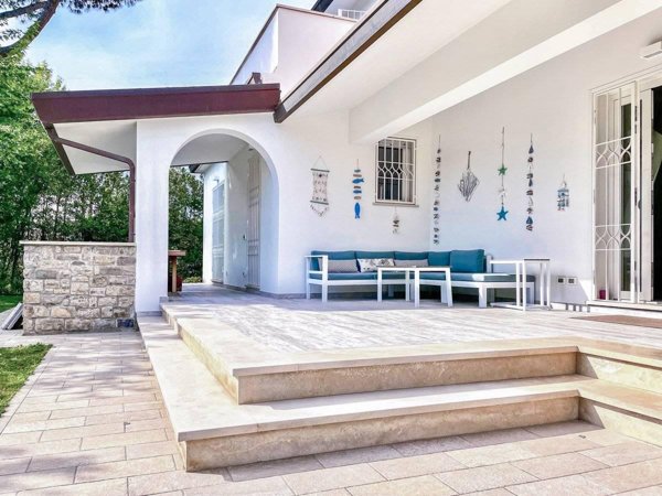 casa indipendente in vendita a Forte dei Marmi