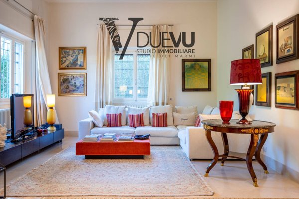 casa indipendente in vendita a Forte dei Marmi in zona Vittoria Apuana