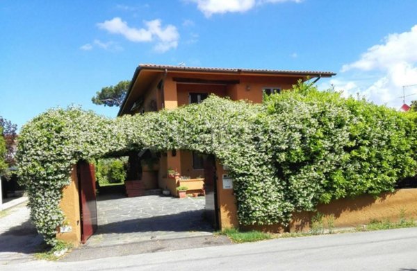 casa indipendente in vendita a Forte dei Marmi