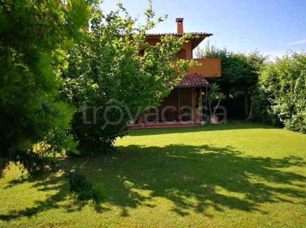 casa indipendente in vendita a Forte dei Marmi