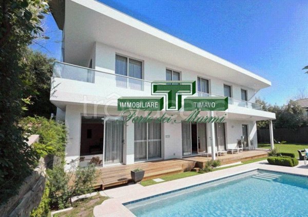 casa indipendente in vendita a Forte dei Marmi in zona Vittoria Apuana