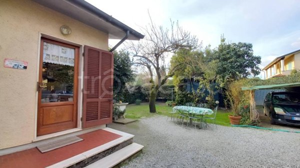 casa indipendente in vendita a Forte dei Marmi