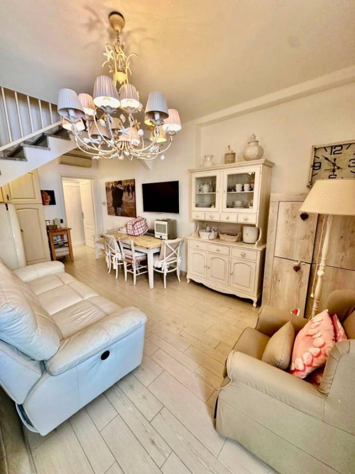 casa indipendente in vendita a Forte dei Marmi