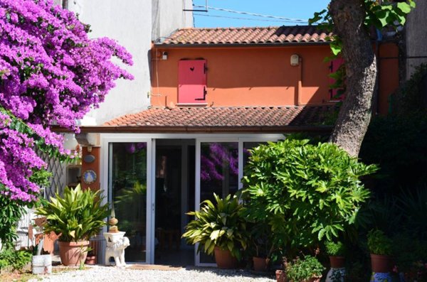 casa indipendente in vendita a Forte dei Marmi