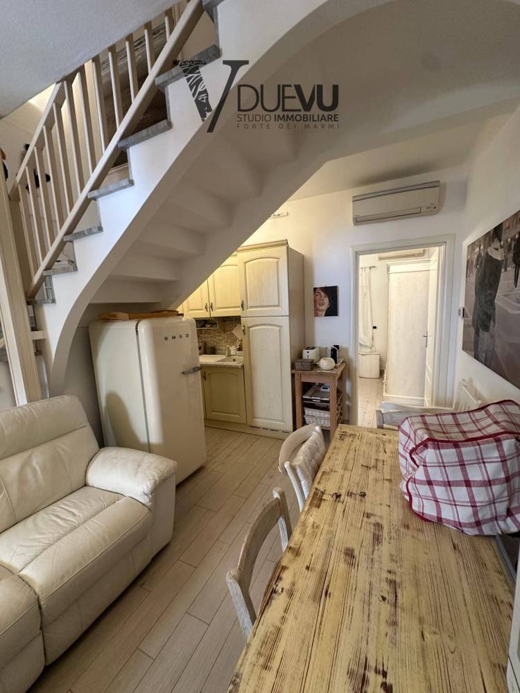 casa semindipendente in vendita a Forte dei Marmi