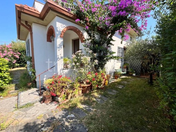 casa indipendente in vendita a Forte dei Marmi
