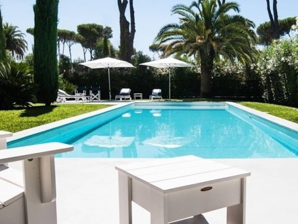 casa indipendente in vendita a Forte dei Marmi in zona Roma Imperiale