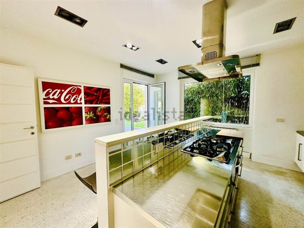 casa indipendente in vendita a Forte dei Marmi