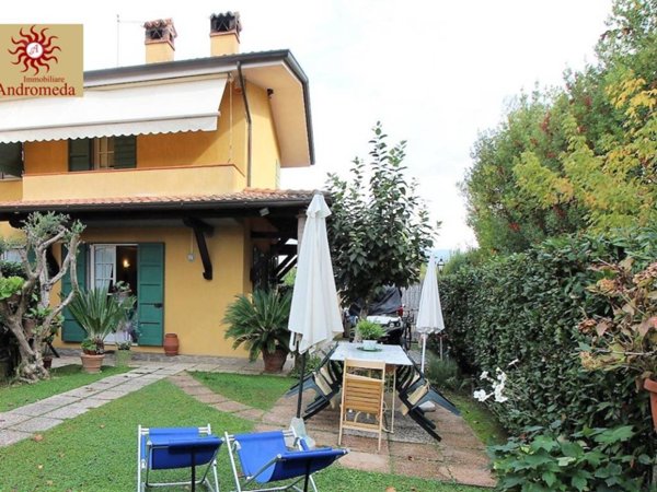 casa indipendente in vendita a Forte dei Marmi