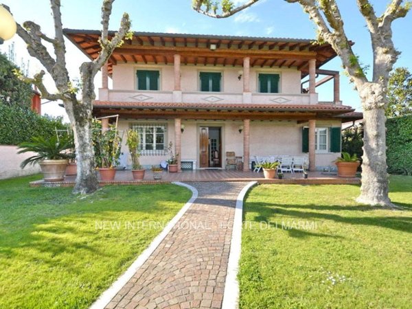 casa indipendente in vendita a Forte dei Marmi