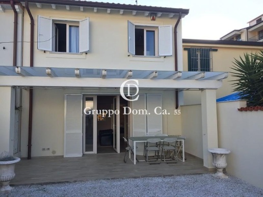 casa indipendente in vendita a Forte dei Marmi