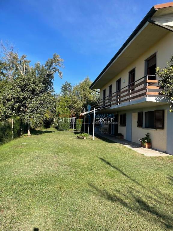 casa indipendente in vendita a Forte dei Marmi in zona Vittoria Apuana