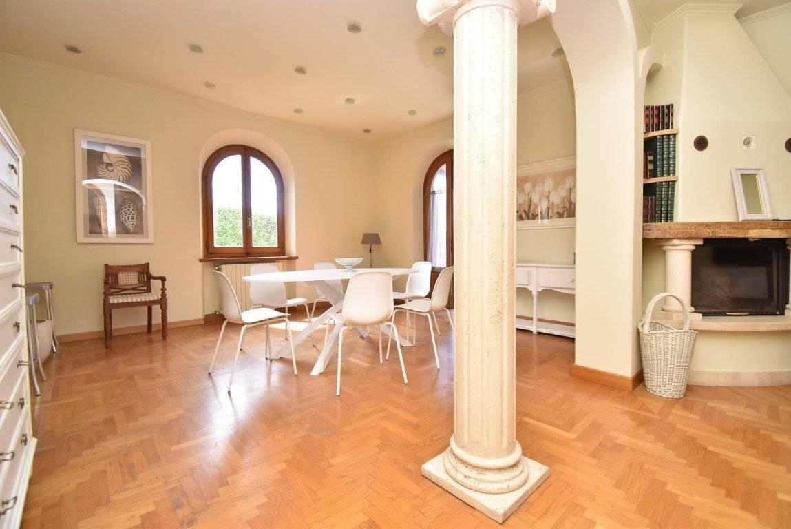 casa indipendente in vendita a Forte dei Marmi