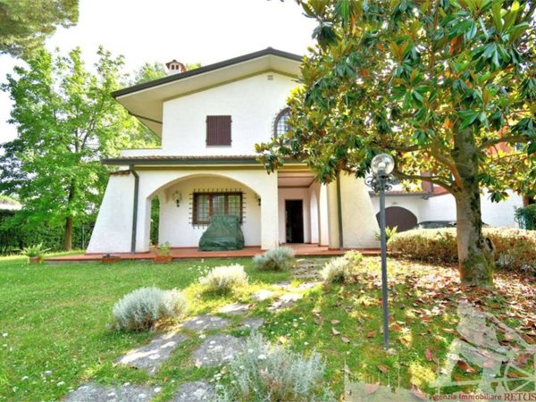 casa indipendente in vendita a Forte dei Marmi