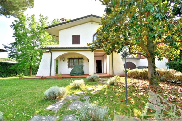 casa indipendente in vendita a Forte dei Marmi