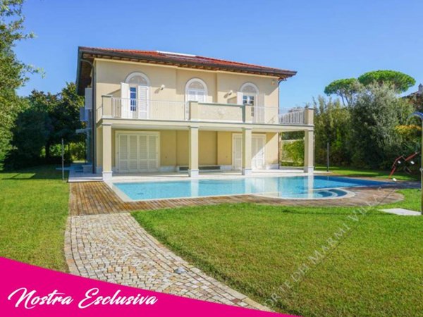 casa indipendente in vendita a Forte dei Marmi in zona Vittoria Apuana
