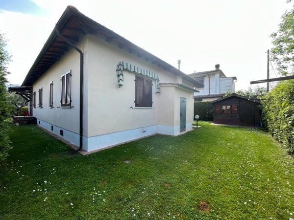 casa indipendente in vendita a Forte dei Marmi