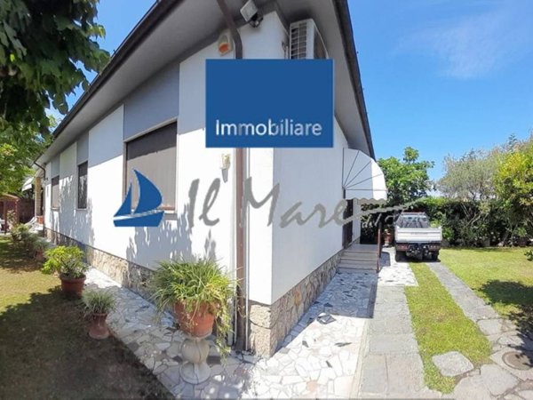 casa indipendente in vendita a Forte dei Marmi