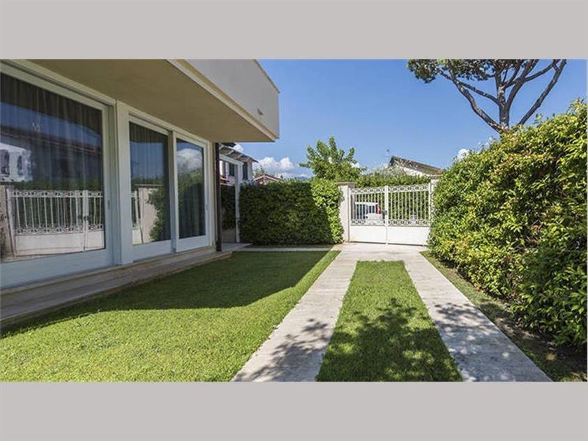casa indipendente in vendita a Forte dei Marmi