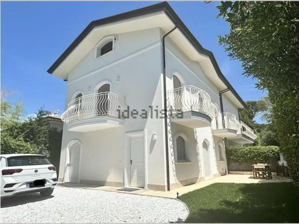 casa indipendente in vendita a Forte dei Marmi