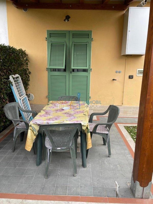 casa indipendente in vendita a Forte dei Marmi in zona Vittoria Apuana