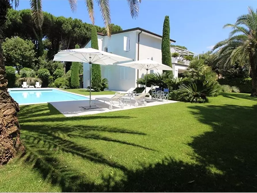 casa indipendente in vendita a Forte dei Marmi in zona Roma Imperiale