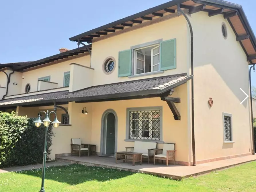 casa indipendente in vendita a Forte dei Marmi in zona Vittoria Apuana
