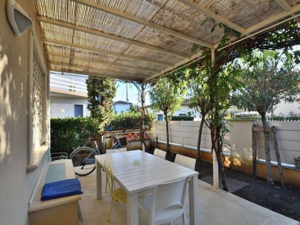 casa indipendente in vendita a Forte dei Marmi