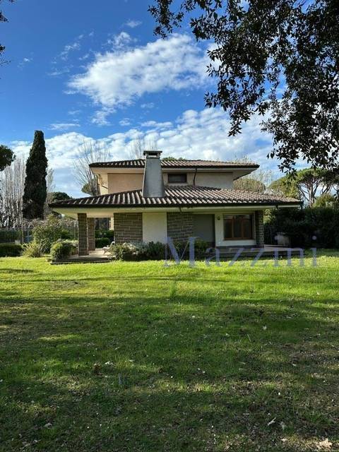 casa indipendente in vendita a Forte dei Marmi in zona Roma Imperiale