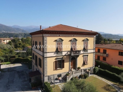 casa indipendente in vendita a Forte dei Marmi