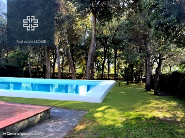 casa indipendente in vendita a Forte dei Marmi in zona Roma Imperiale