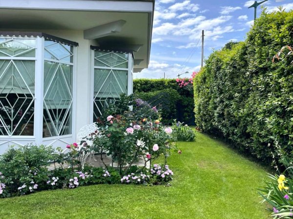casa indipendente in vendita a Forte dei Marmi
