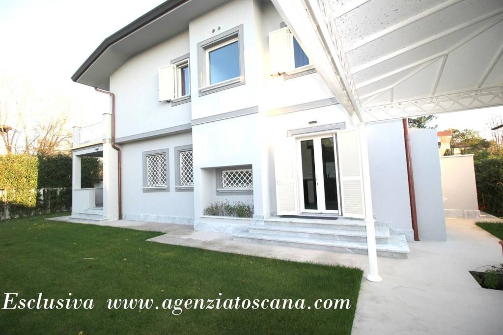 casa indipendente in vendita a Forte dei Marmi