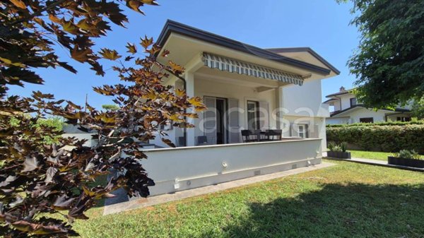 casa indipendente in vendita a Forte dei Marmi