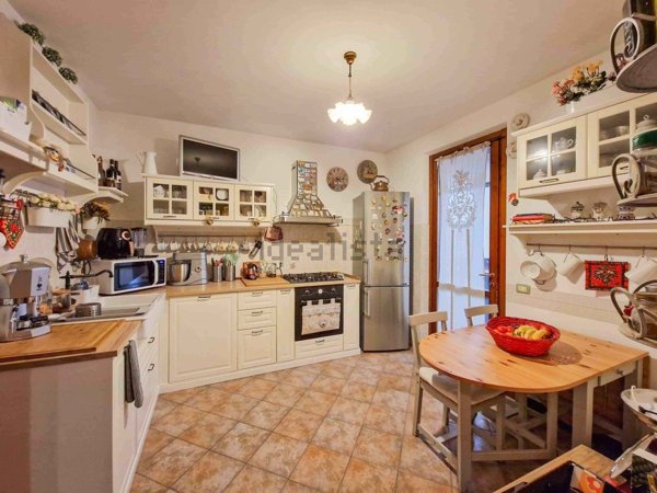 casa indipendente in vendita a Forte dei Marmi in zona Vittoria Apuana