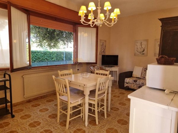 appartamento in vendita a Forte dei Marmi in zona Vaiana