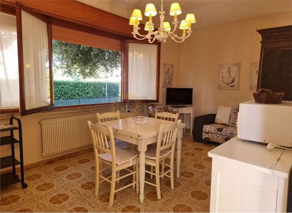 appartamento in vendita a Forte dei Marmi in zona Vaiana