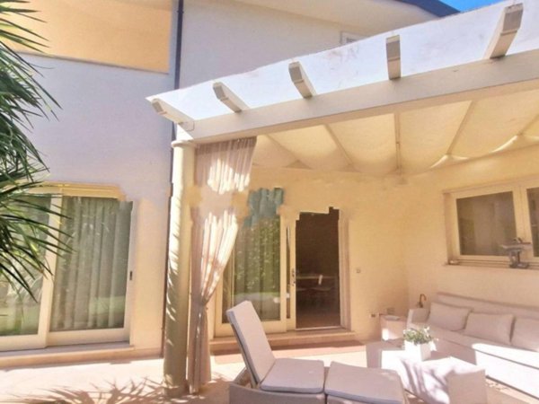 casa indipendente in vendita a Forte dei Marmi