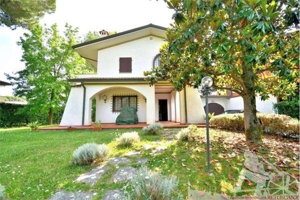 casa indipendente in vendita a Forte dei Marmi