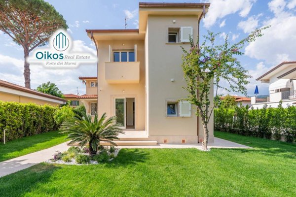 casa indipendente in vendita a Forte dei Marmi