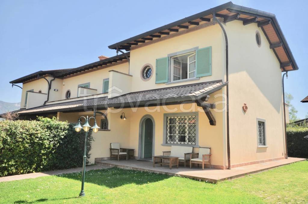 casa indipendente in vendita a Forte dei Marmi