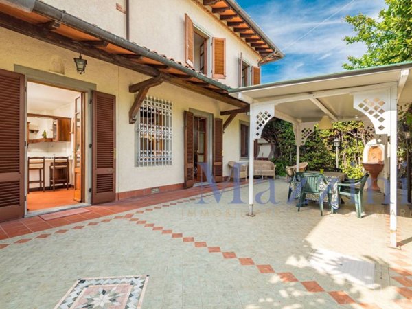 casa indipendente in vendita a Forte dei Marmi