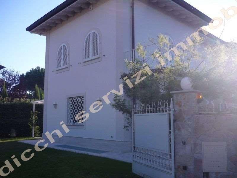 casa indipendente in vendita a Forte dei Marmi