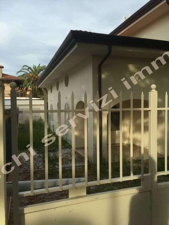 casa indipendente in vendita a Forte dei Marmi