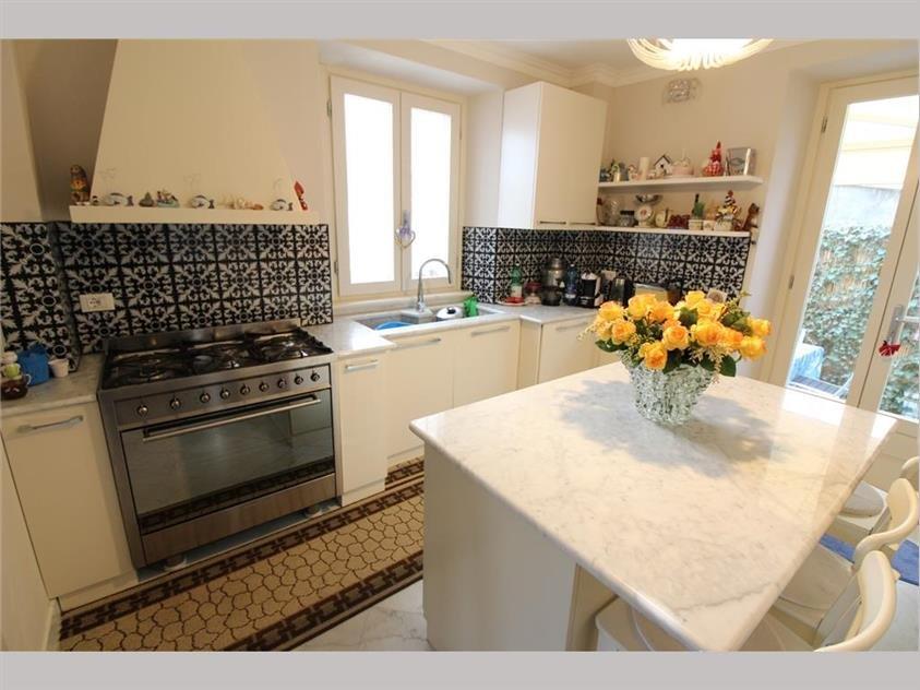 casa indipendente in vendita a Forte dei Marmi