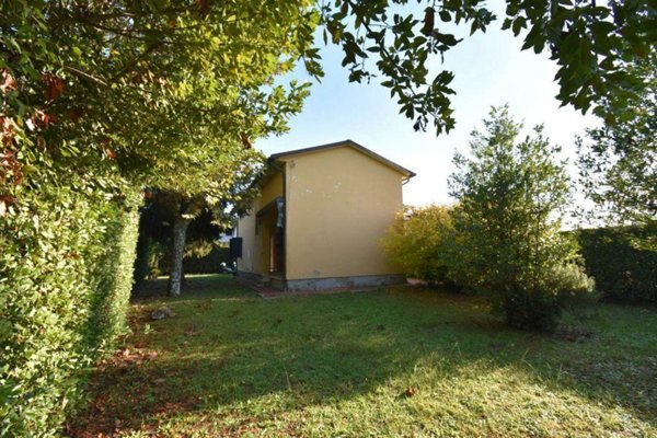casa indipendente in vendita a Forte dei Marmi in zona Vittoria Apuana