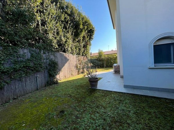 casa indipendente in vendita a Forte dei Marmi